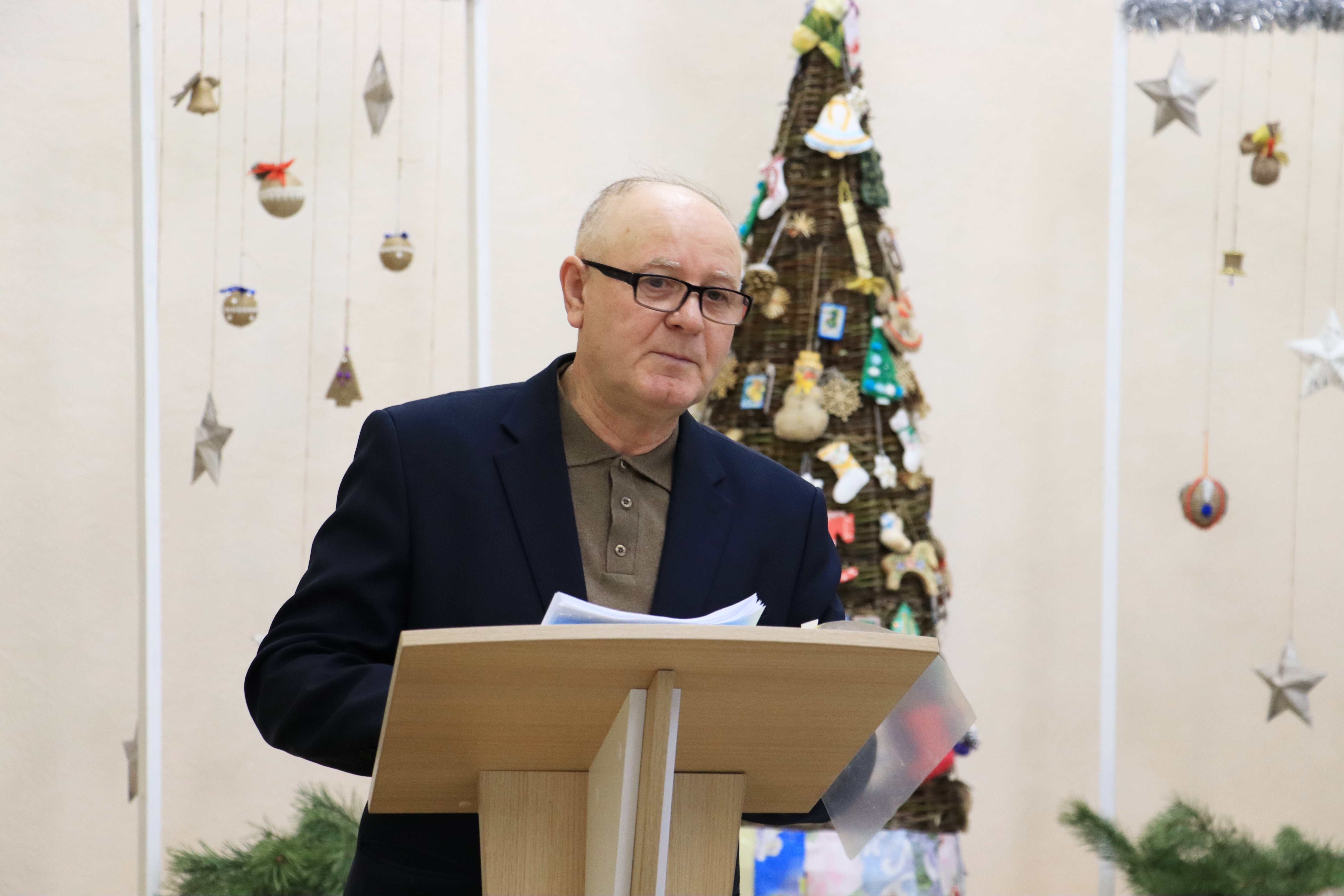 Сегодня в читальном зале районной библиотеки Глава муниципалитета провела рабочую встречу с Общественной палатой Чернянского района.