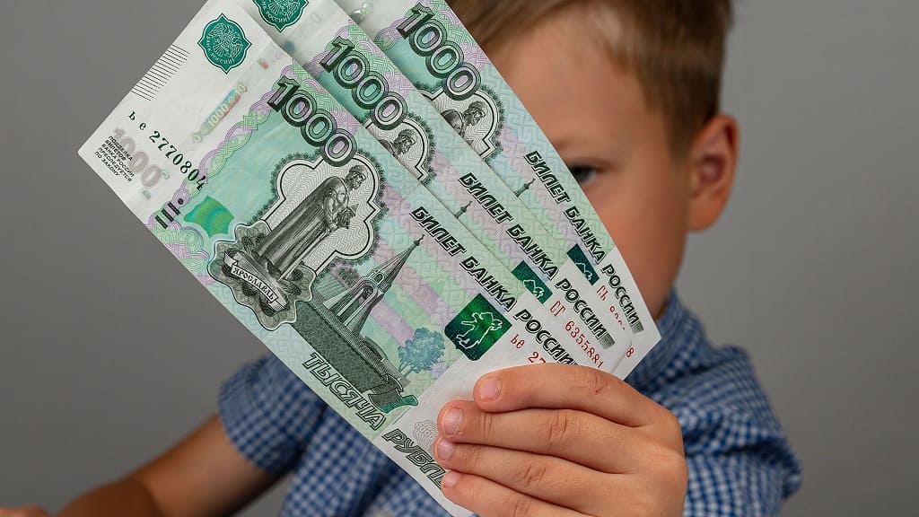 Белгородским семьям о графике выплаты в связи с рождением первого ребенка