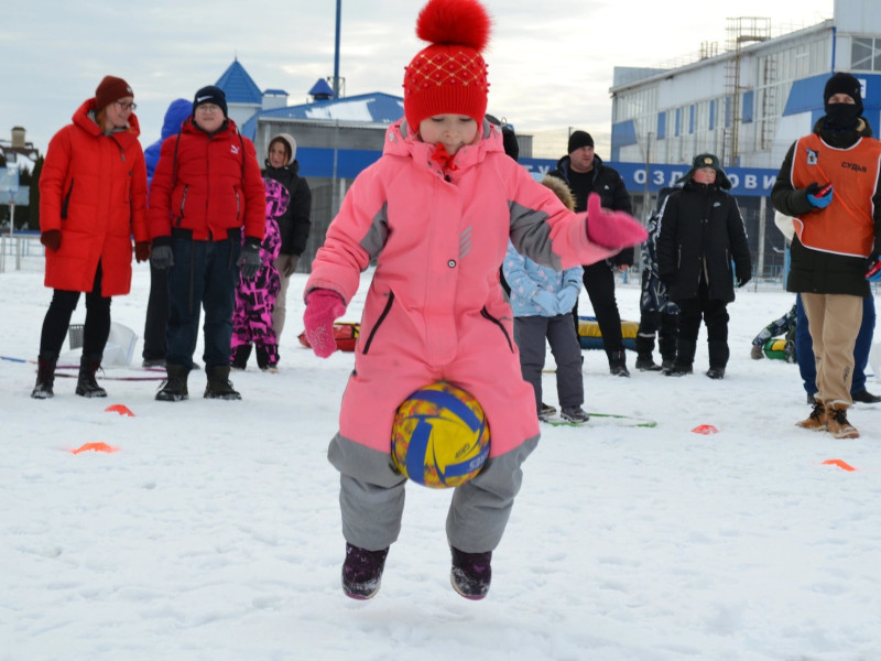 Районный фестиваль спортивного туризма «Зимний движ-2024» прошёл на стадионе п. Чернянка.