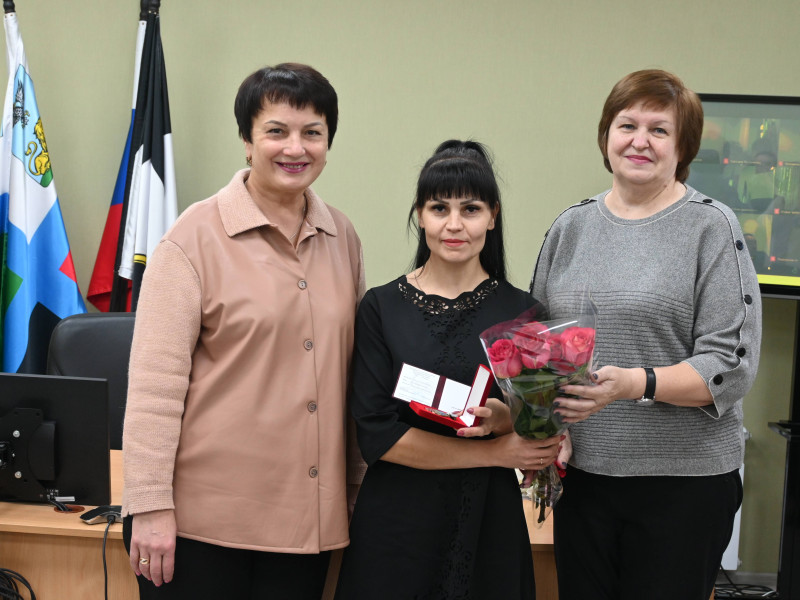 Многодетные мамы Чернянского района удостоены Почетного знака «Материнская Слава» III степени.