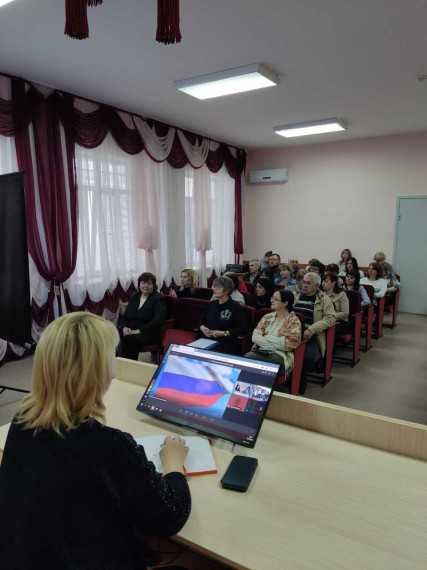 Безопасная и здоровая рабочая среда – основополагающий принцип и право в сфере труда. Безопасная и здоровая рабочая среда – основополагающий принцип и право в сфере труда.