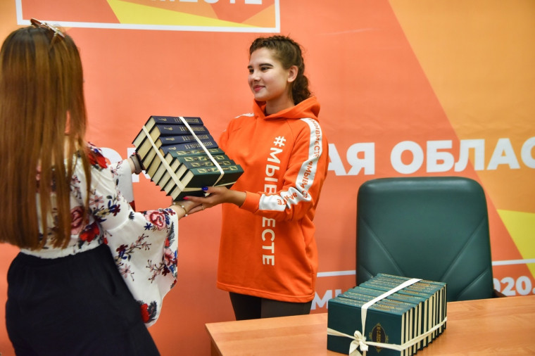 В Центре молодежных инициатив п.Чернянка стартовала акция «Читаем вместе»!. В Центре молодежных инициатив п.Чернянка стартовала акция «Читаем вместе»!.