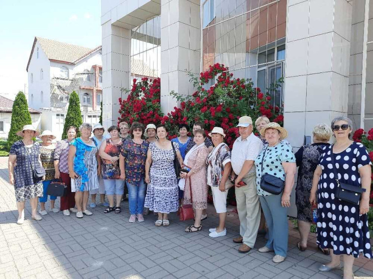 Делегация из Волоконовского района посетила Чернянский район. Делегация из Волоконовского района посетила Чернянский район.