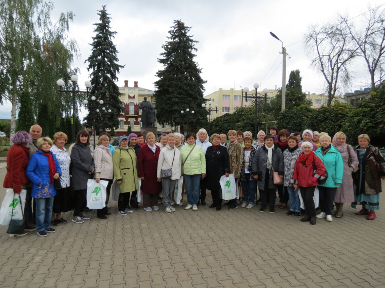 В рамках губернаторского проекта "К соседям в гости" Чернянский район встретил делегацию граждан старшего поколения из Старооскольского горокруга.