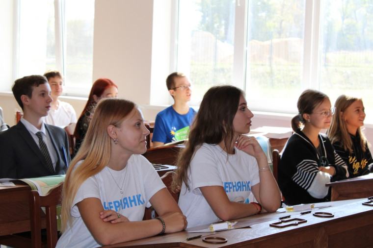 Чернянские школьники приняли участие в открытии регионального конкурса социально-значимых проектов "Время 31-х".