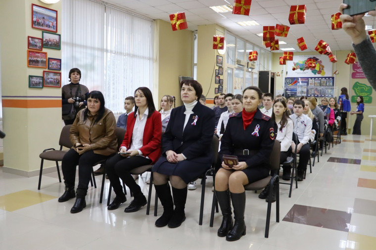 В день Конституции Российской Федерации мы прошла торжественная церемония вручения паспортов. В день Конституции Российской Федерации мы прошла торжественная церемония вручения паспортов.