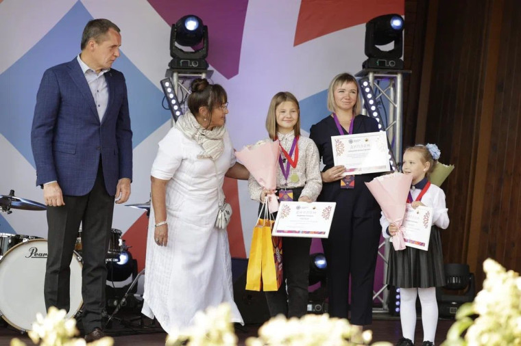 В областном центре прошло торжественное закрытие масштабного ежегодного фестиваля «Белгород в цвету».