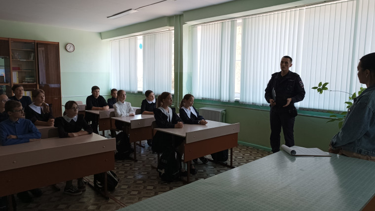 Чернянские полицейские провели мероприятия по профилактике экстремизма в молодежной среде.