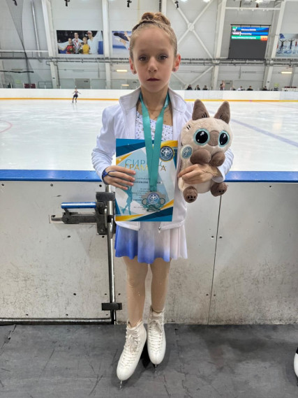 14 молодых спортсменов из Чернянского района приняли участие в соревнованиях по фигурному катанию на коньках и в фестивале «Олимпийский Лёд» в г. Сочи.