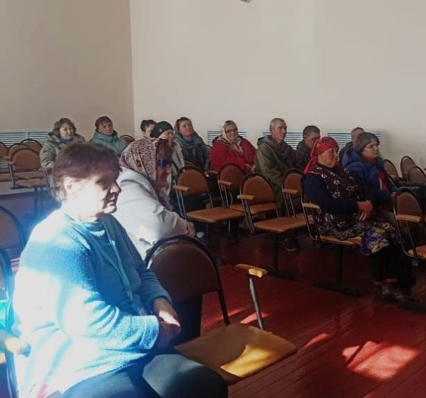 Глава Чернянского района провела выездной прием граждан, в ходе которого пообщалась с жителями Лубянского сельского поселения.