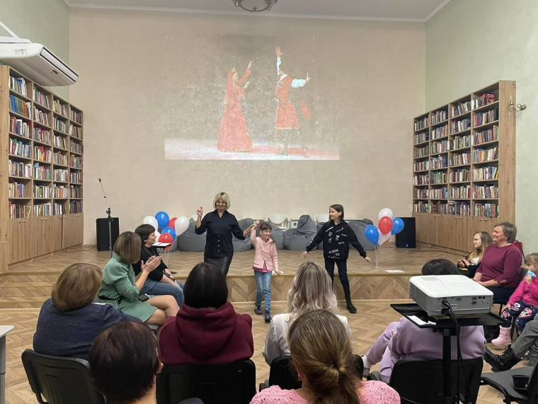 В День народного единства Чернянская центральная районная библиотека присоединилась к ежегодной Всероссийской акции «Ночь искусств».