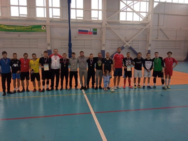 В Чернянке прошли районные соревнования по мини - футболу,.