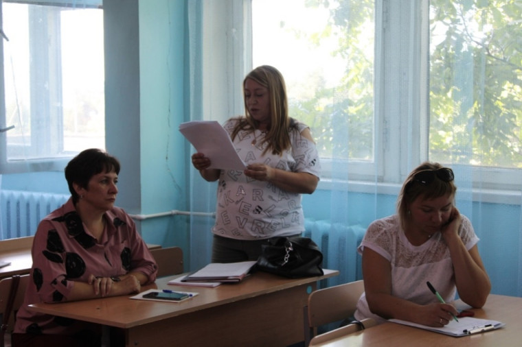 На базе ОГБОУ &laquo;Чернянская СОШ №4&raquo; прошли традиционные августовские секции учителей-предметников Чернянского района.