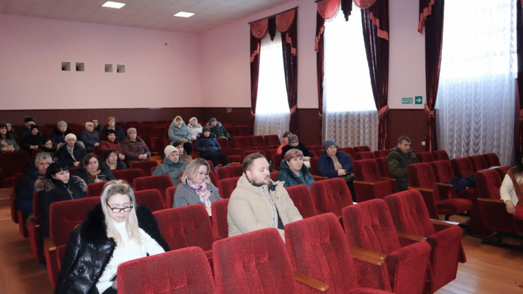 Сегодня Татьяна Петровна провела встречу с жителями Волотовского сельского поселения.