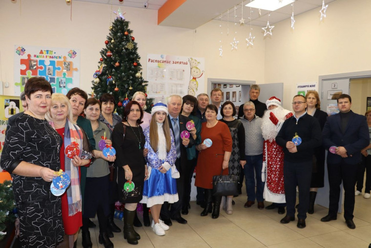 Депутаты муниципального совета приняли участие во Всероссийской акции «Ёлка желаний».