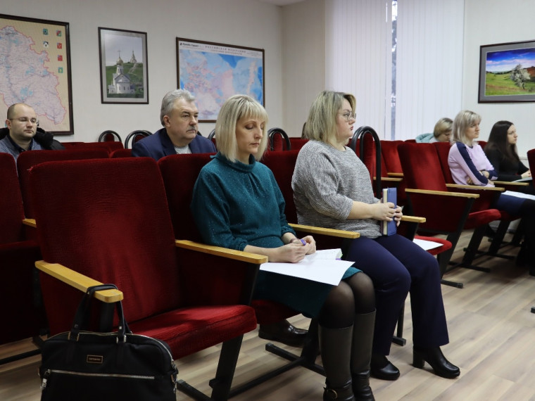 Сегодня прошло заседание экспертной комиссии по рассмотрению проектов и вопросам материального стимулирования участников проектной деятельности в органах власти Чернянского района.